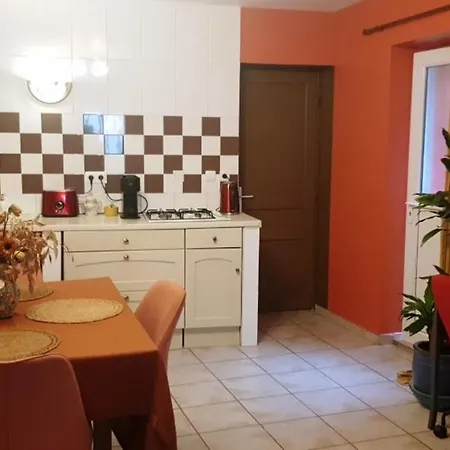 Petit Patio En Centre Νιμ